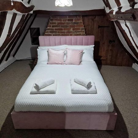 Two Bedroom Grade Ll Cottage At Az Luxury Stays Honey Horsefield With Wifi And Free Parking Hundon Exterior foto