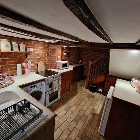 Two Bedroom Grade Ll Cottage At Az Luxury Stays Honey Horsefield With Wifi And Free Parking Hundon Exterior foto